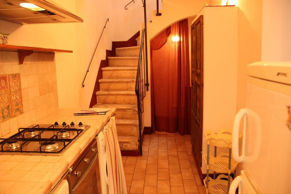 Delizioso Trilocale In Centro Apartment Montemerano Ruang foto